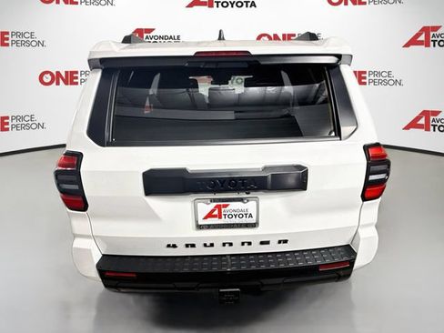 Certified 2025 Toyota 4Runner SR5 AWD/4WD image 7