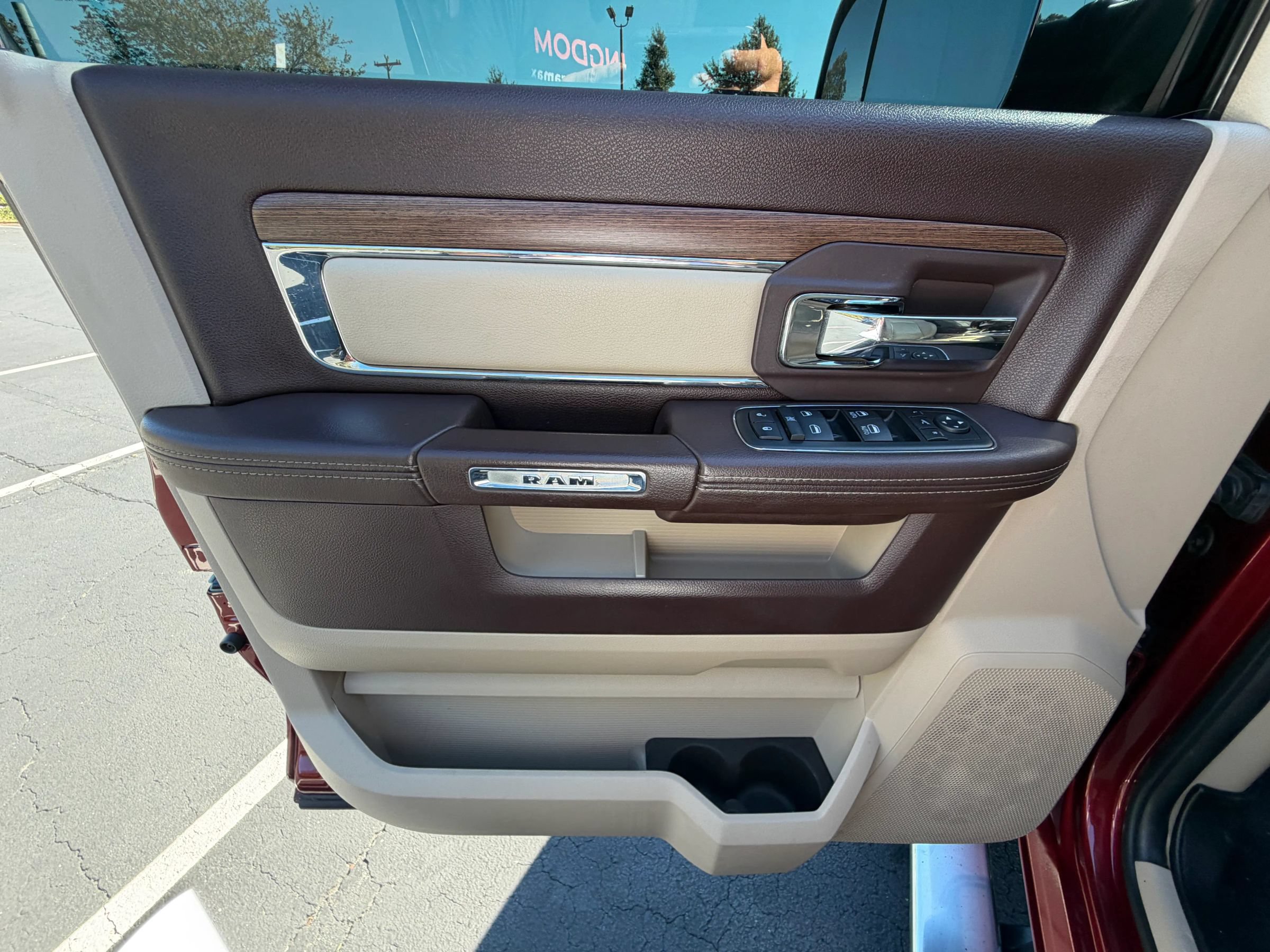 Used 2015 RAM 3500 Laramie AWD/4WD image 16