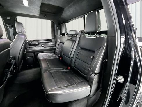 Used 2024 GMC Sierra 2500 AT4X image 23