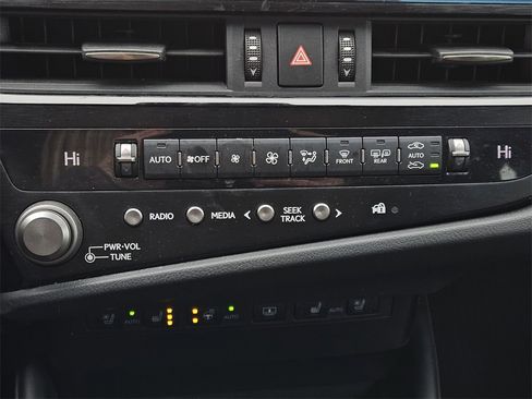 Used 2023 Lexus ES 350 Luxury image 14