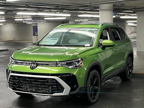 New 2025 Volkswagen Taos SEL image 3