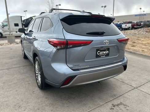 Used 2021 Toyota Highlander Platinum image 5