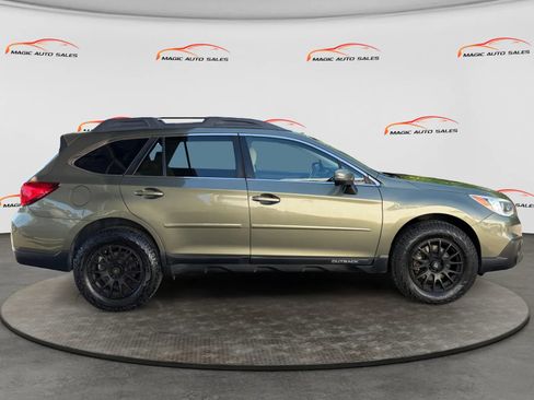 Used 2017 Subaru Outback 2.5i Limited AWD/4WD image 6