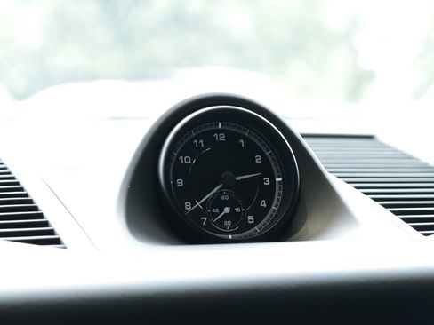 New 2026 Porsche Macan image 22