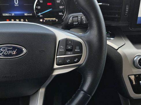 Used 2021 Ford Explorer XLT RWD image 16