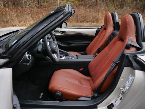 Used 2022 MAZDA MX-5 Miata Grand Touring image 25