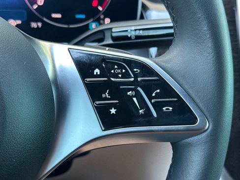 Certified 2025 Mercedes-Benz GLC 300 image 27