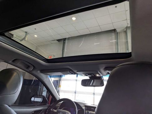 Used 2019 Toyota Camry XSE image 20