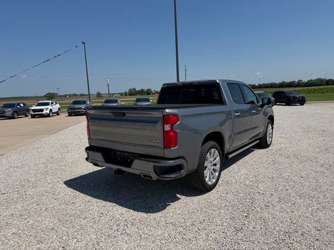 Used 2020 Chevrolet Silverado 1500 High Country w/ Technology Package AWD/4WD image 3