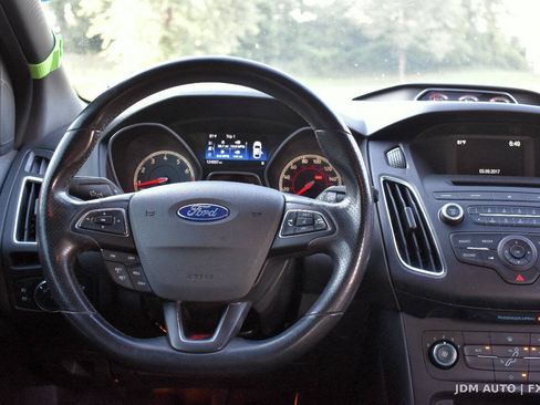 Used 2017 Ford Focus ST FWD image 19