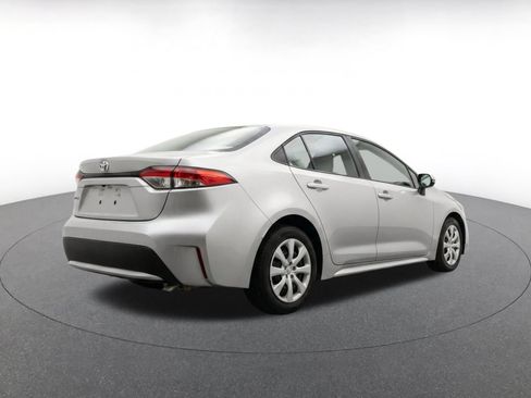 Used 2025 Toyota Corolla LE FWD image 9