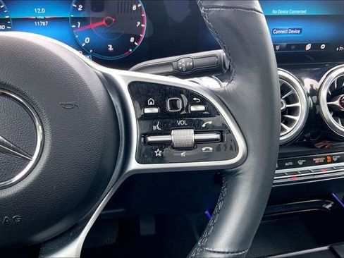 Certified 2022 Mercedes-Benz GLB 250 4MATIC image 21