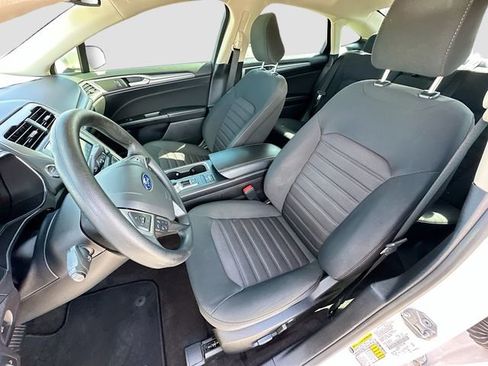 Used 2020 Ford Fusion SE image 20
