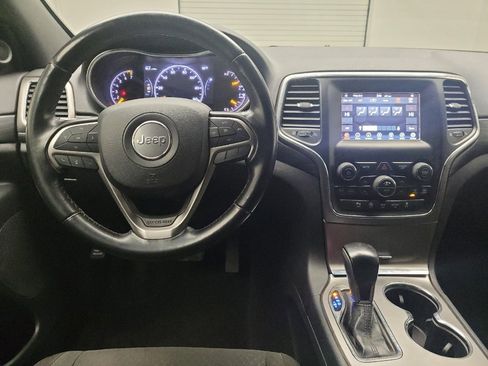 Used 2020 Jeep Grand Cherokee Laredo image 22