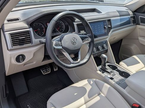 Used 2021 Volkswagen Atlas SE FWD image 17