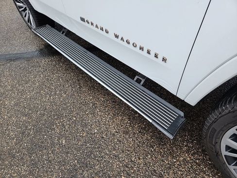 Used 2022 Jeep Grand Wagoneer Series III w/ HD Trailer Tow Package AWD/4WD image 52