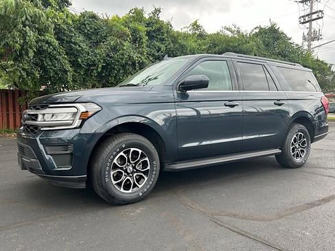 Used 2022 Ford Expedition Max XLT image 17