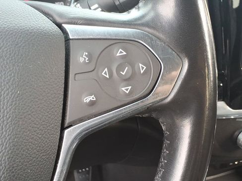 Used 2020 Chevrolet Traverse LT image 22