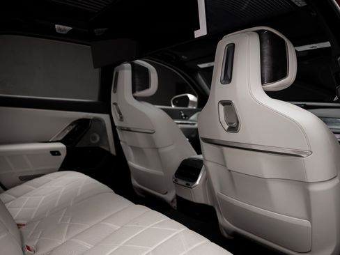 Used 2023 BMW i7 xDrive60 w/ Executive Package 2 image 70