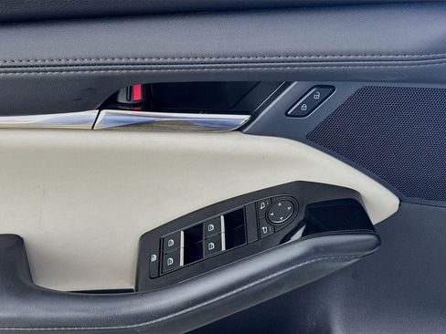 Used 2025 MAZDA MAZDA3 s image 21