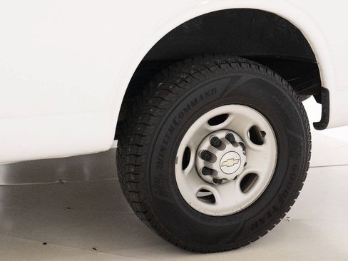 Used 2021 Chevrolet Express 2500 w/ Driver Convenience Package RWD image 30
