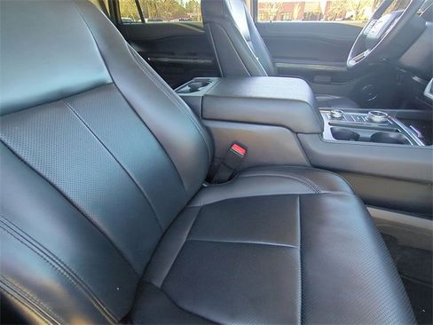 Used 2024 Ford Expedition XLT image 34