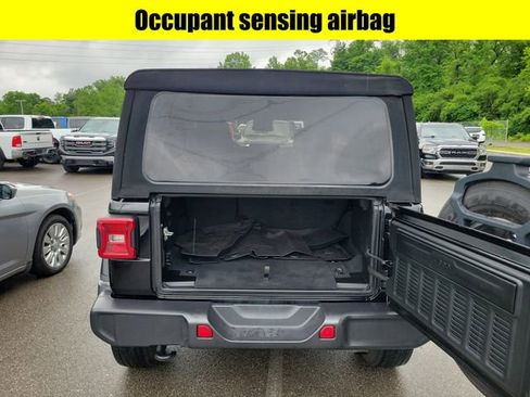 Used 2024 Jeep Wrangler Unlimited Sahara AWD/4WD image 27