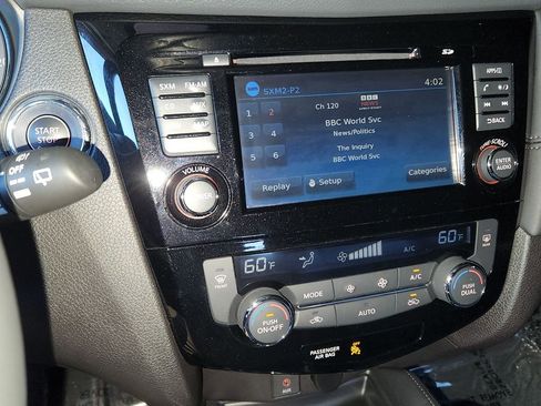 Certified 2017 Nissan Rogue SL w/ SL Premium Package image 35