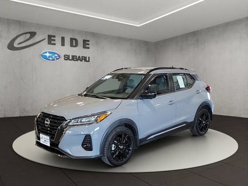 Used 2024 Nissan Kicks SR w/ SR Premium Package FWD image 4