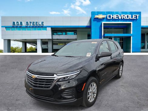 Used 2023 Chevrolet Equinox LS FWD image 3
