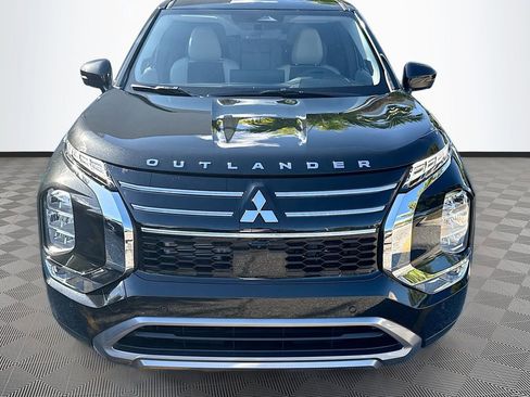 New 2026 Mitsubishi Outlander SE image 2