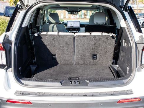 Certified 2025 Ford Explorer Platinum w/ Ultimate Package image 24