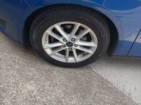 Used 2018 Ford Focus SE image 2