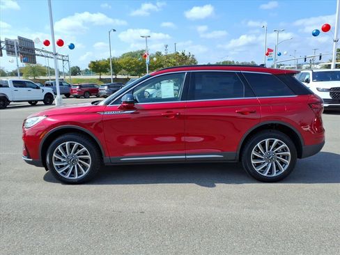 New 2025 Lincoln Corsair Reserve image 2