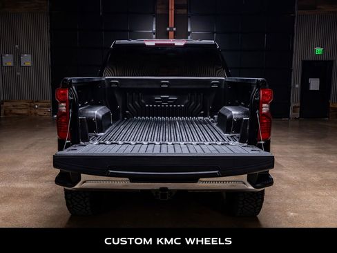 Used 2023 Chevrolet Silverado 1500 LT AWD/4WD image 8
