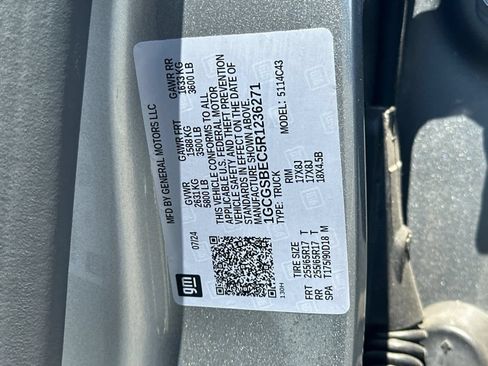 Used 2024 Chevrolet Colorado W/T RWD image 27