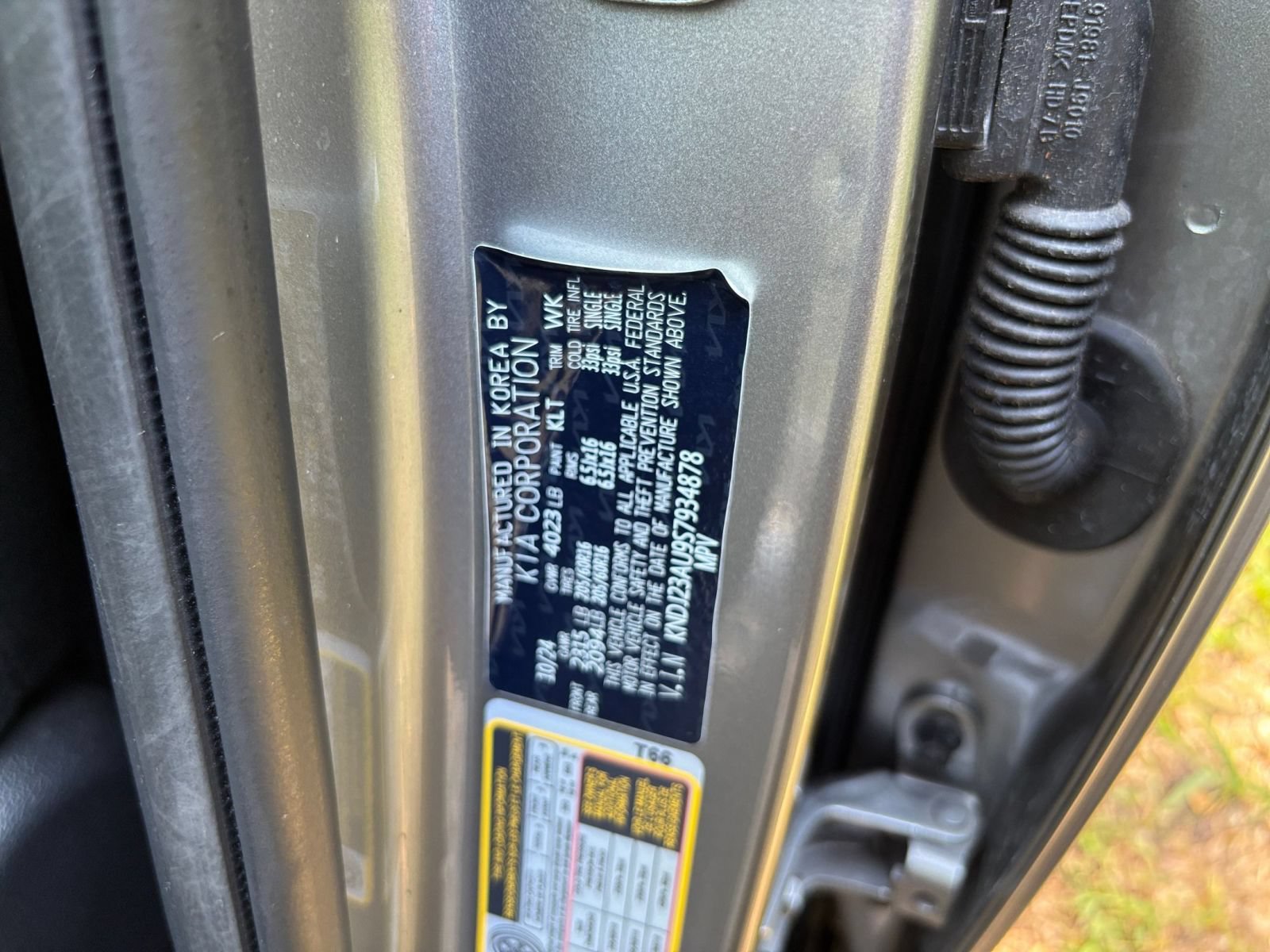 Used 2025 Kia Soul LX w/ LX Technology Package FWD image 28