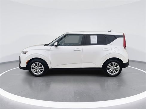 Used 2022 Kia Soul LX image 7