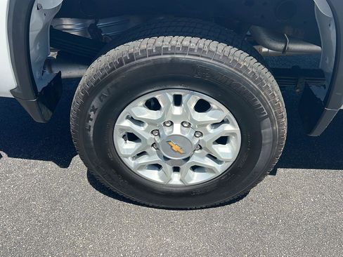 Used 2022 Chevrolet Silverado 2500 LT w/ Fleet Comfort Package AWD/4WD image 38