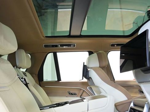 Used 2024 Land Rover Range Rover SV image 39