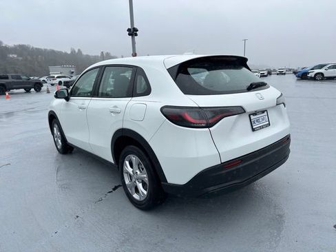 Certified 2023 Honda HR-V LX image 9