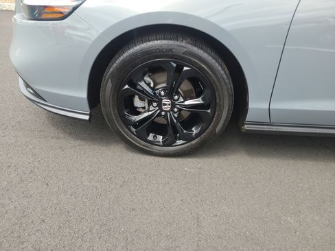 Used 2025 Honda Accord SE image 10
