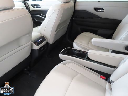 Used 2023 Nissan Pathfinder SL w/ SL Premium Package FWD image 23