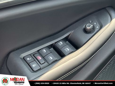Used 2023 Jeep Grand Cherokee Laredo w/ Luxury Tech Group I AWD/4WD image 41