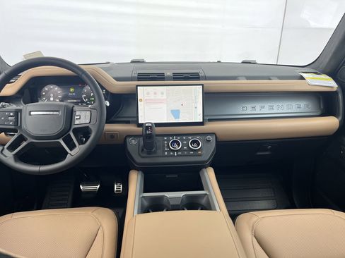 Used 2025 Land Rover Defender 110 V8 AWD/4WD image 26