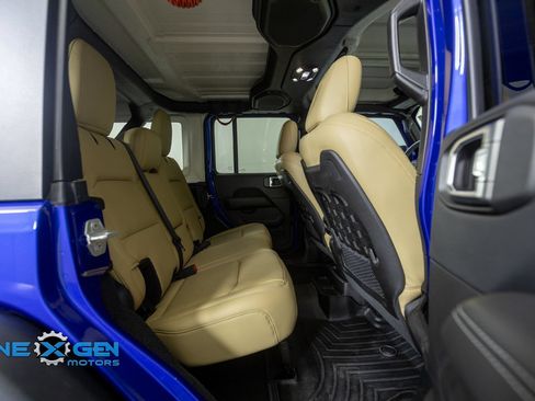 Used 2019 Jeep Wrangler Unlimited Rubicon AWD/4WD image 34