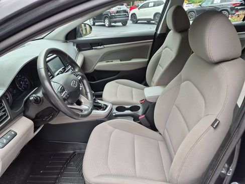 Used 2020 Hyundai Elantra Value Edition FWD image 12