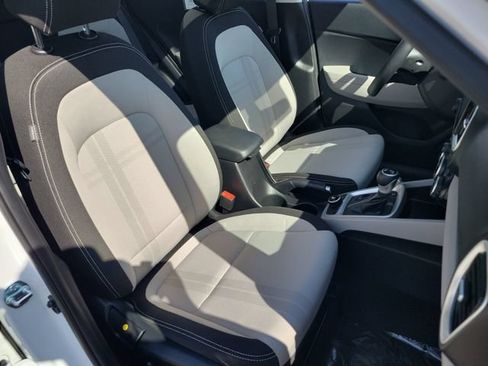 Used 2025 Hyundai Venue SEL FWD image 22