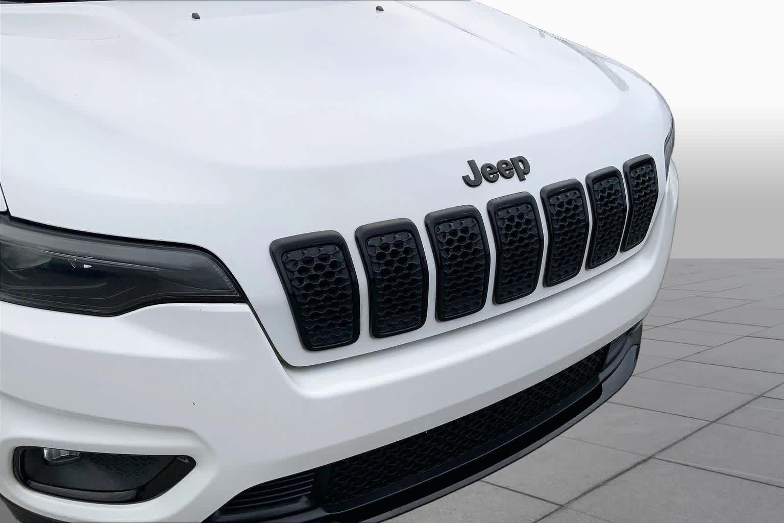 Used 2020 Jeep Cherokee Latitude Plus FWD image 26