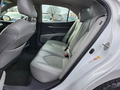 Used 2018 Toyota Camry SE image 16
